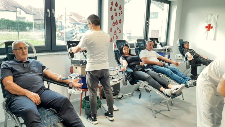 Novi zlatni jubilarci u darivanju krvi postali Mladen Štefanec iz Koprivnice i Zdravko Pajnić iz Jagnjedovca