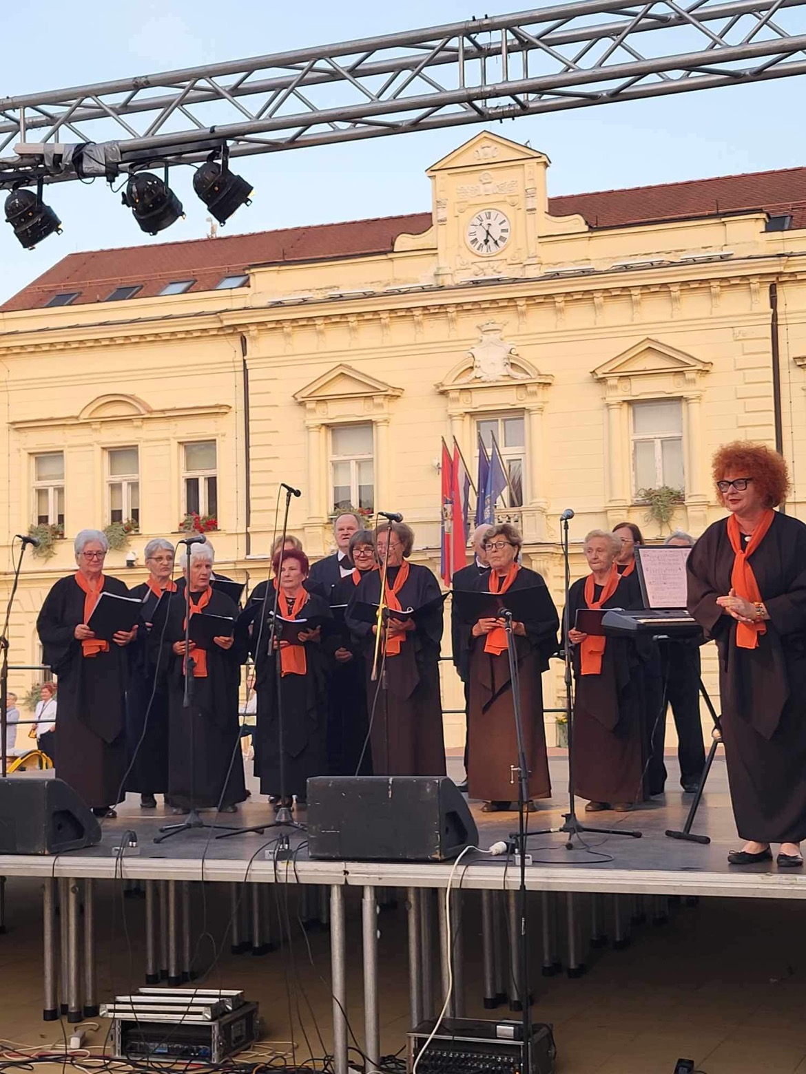 Obnavlja se tradicija susreta Pjevačkih zborova umirovljenika - Glas ...