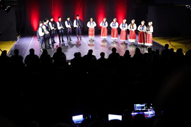 FOTOGALERIJA / Ansambl Lado oduševio Đurđevac
