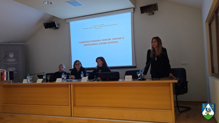 Predstavnici lokalne samouprave i ravnatelji ustanova na edukaciji o sprječavanju sukoba interesa