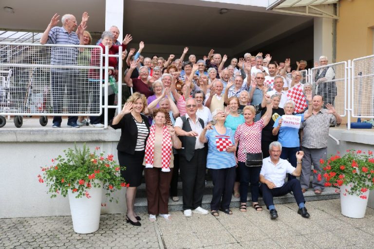Hrvatska lutrija u Domu za starije organizira Bingo i poklanja 5000 eura