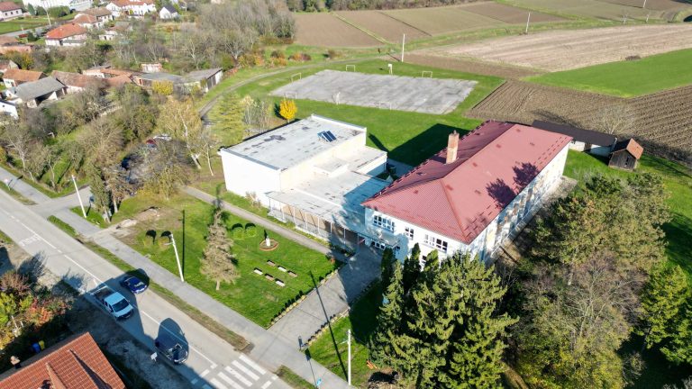 Škola u Drnju koja je danas evakuirana / IVAN BRKIĆ