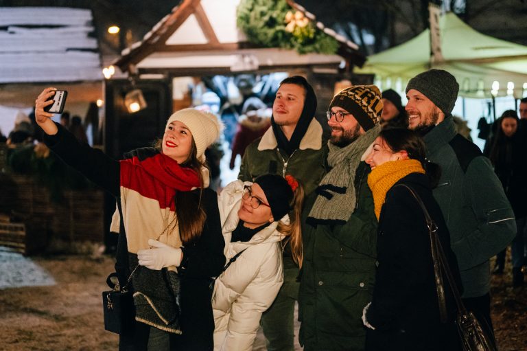 FOTO / Otvoreno novo izdanje Srednjovjekovnog božićnog sajma