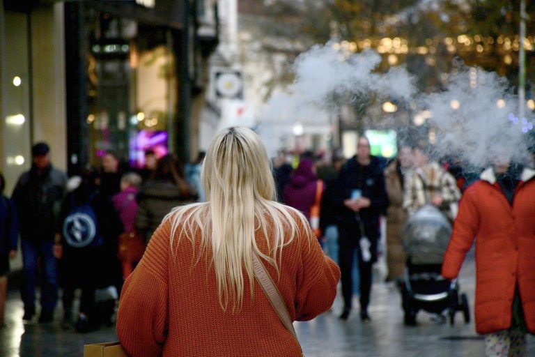 Svjetska zdravstvena organizacija poziva na strože kontrole električnih cigareta i parilica