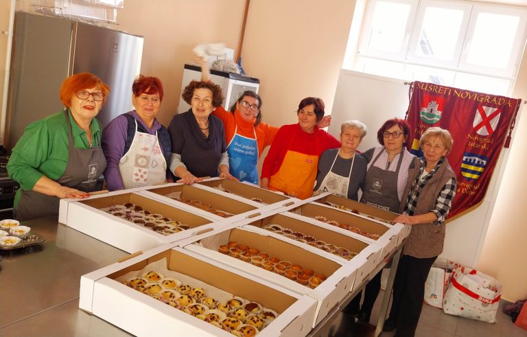 Žene iz Novigrada Podravskog za zagrebačku Pučku kuhinju ispekle 400 muffina