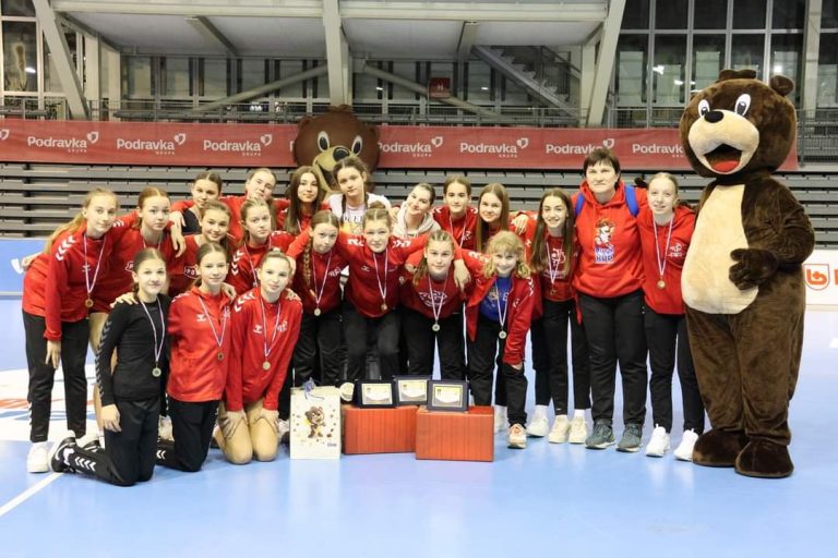 Mlade Podravkašice U13 na međunarodnom Lino kupu osvojile zlato, U15 srebrne