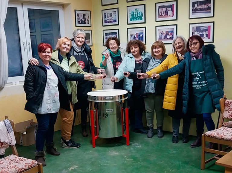 Novigradski kreativci ostvarili svoj san – stigla im peć za keramiku