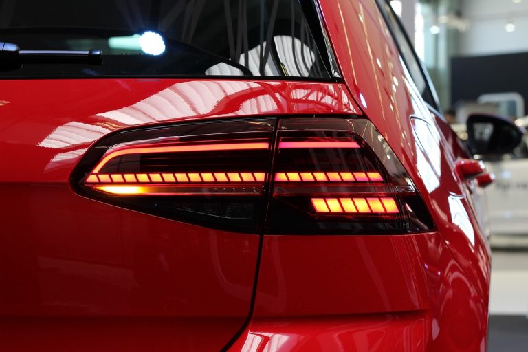 Pogledajte iznenađujuće činjenice o tržištu rabljenih automobila – od popularnih boja do prevara s kilometražom