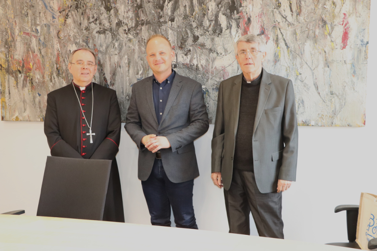 Varaždinski biskup monsinjor Bože Radoš posjetio gradonačelnika Mišela Jakšića