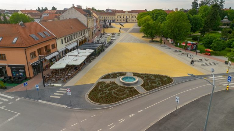 FOTO U središtu grada osvanula cvjetna kreacija inspirirana Baby Lasagnom