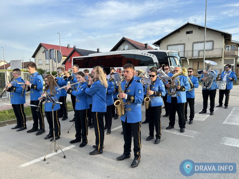 Puhački orkestar probudio je Koprivničanke i Koprivničance