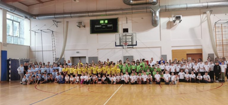 FOTO Osnovnoškolci nenastavni dan iskoristili za igru i sportsko druženje