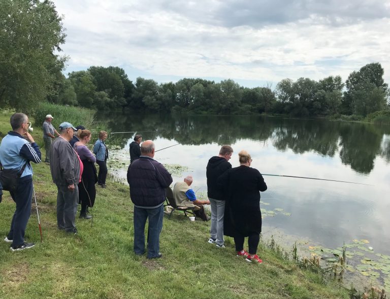 Članovi Udruge slijepih Koprivničko-križevačke županije lijepo vrijeme iskoristili za ribolov