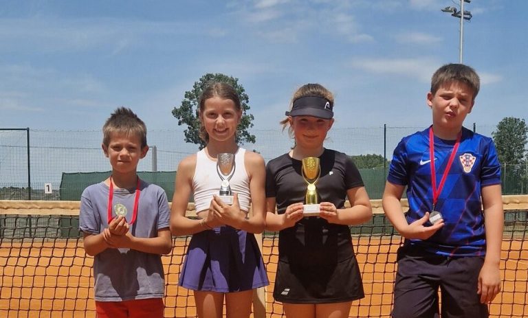 Mladi koprivnički tenisači s još jednog turnira vratili se kući s medaljama