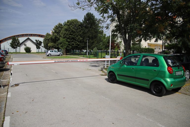PARKIRANJE KOD ZVJEZDICE Pakasin: Grad ima parcelu koja je idealna za parking, Jakšić: Riješit ćemo ovaj problem