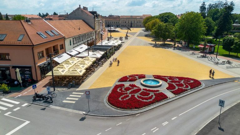 FOTO Cvjetna rapsodija na Zrinskom trgu protkana tradicijom
