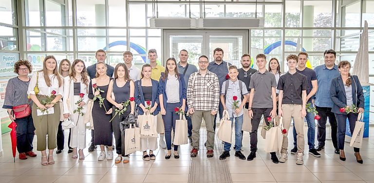 NAGRADE ZA ŠKOLSKU ‘MUKU’ Gradonačelnik Rajn uručio nagrade najboljim učenicima i mentorima križevačkih škola