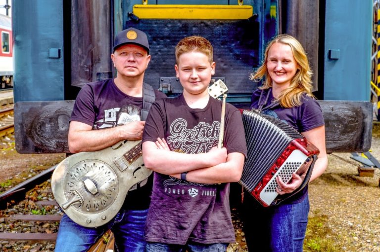 U koprivnički ‘Robin Hood’ dolazi folk/roots/blues skupina Petra Bornerova Trio