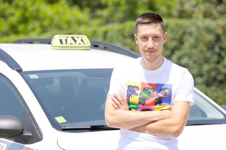 Istražili smo kako izgleda život taksista, Marko: Volim svoj posao, uzbudljiva je to vožnja našim ulicama