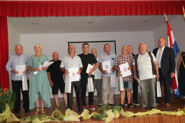 Nagrađeni višestruki darivatelji krvi iz Koprivničkih Bregi, Ivica Mehkek ruku spasa pružio 121 puta