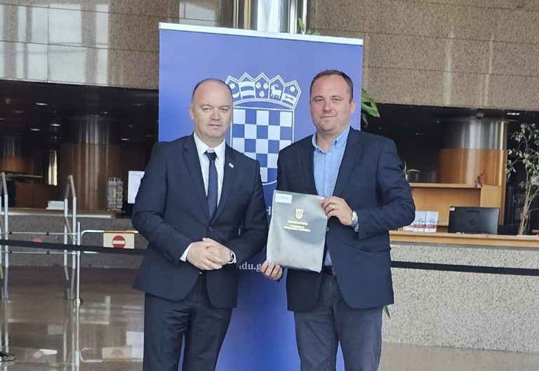 Potpisan ugovor o financiranju sportskih aktivnosti mladih