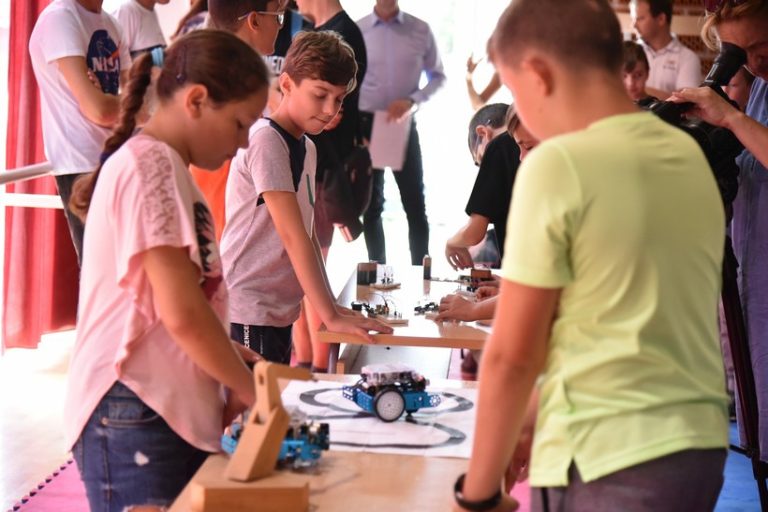 Mladi istraživali koncepte umjetne inteligencije na Ljetnoj školi programiranja i robotike