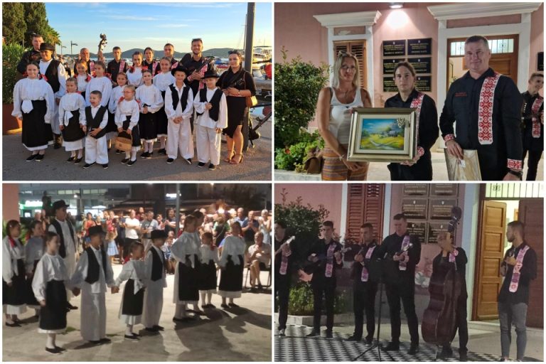 FOTO Folkloraši održali jednosatni koncert u Biogradu na Moru i oduševili turiste