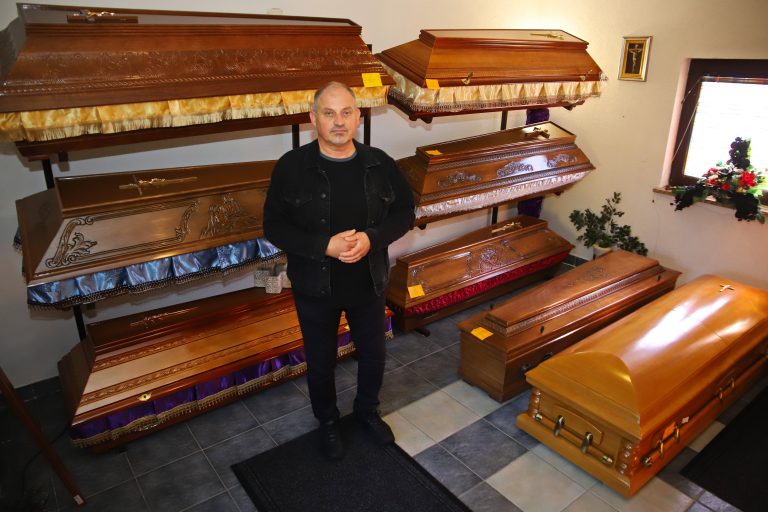 Sve za dostojanstven pokop preminulih u poduzeću Vjekovi