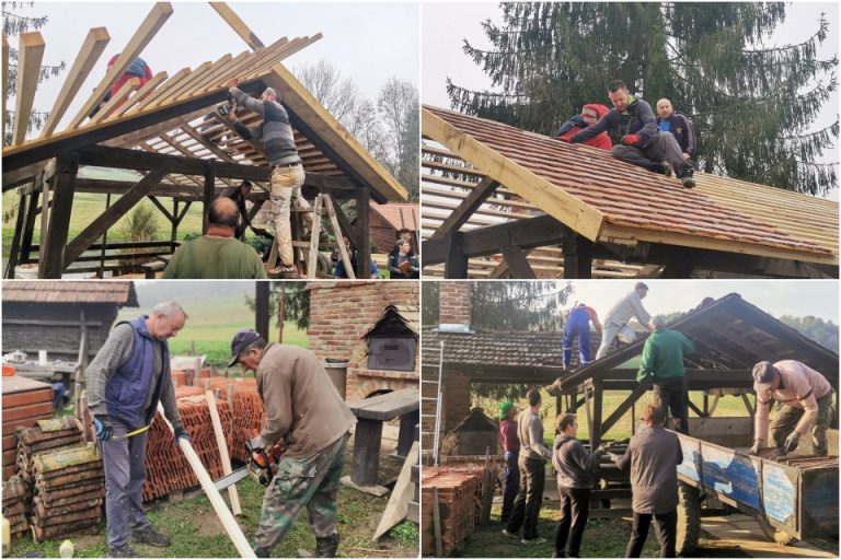 FOTO: KAD SE RUKE SLOŽE Mještani Svete Ane obnovili nadstrešnicu kod vodenice
