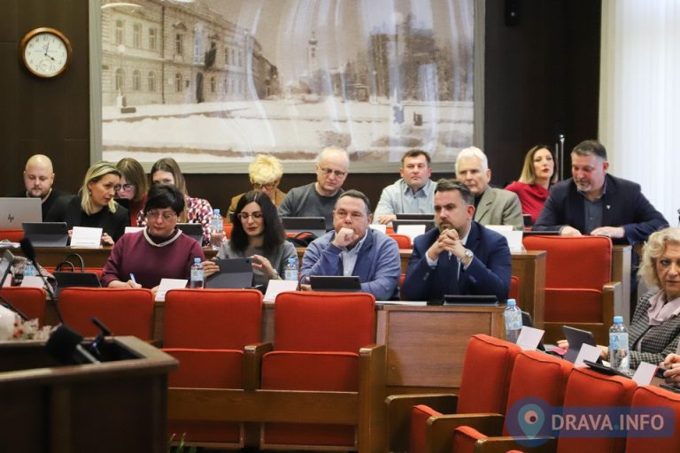 FOTO Usvojen županijski proračun za iduću godinu, klub SDP-a i HSLS-a napustio sjednicu