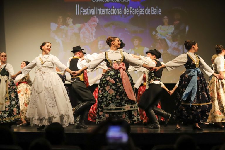 FOTO Veliki koncert KUD – a Petar Preradović predstavio najbolje od našeg folklora
