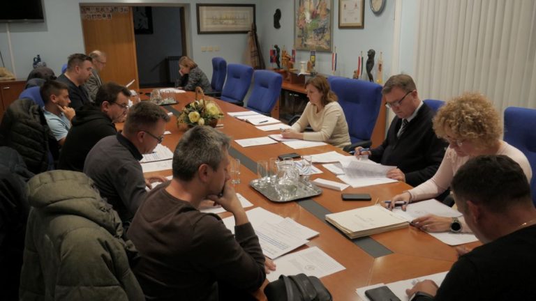 Izglasan proračun u visini 4,3 milijuna eura, kućanstvima sufinanciranje kupnje kosilica, više novca za stambeno zbrinjavanje