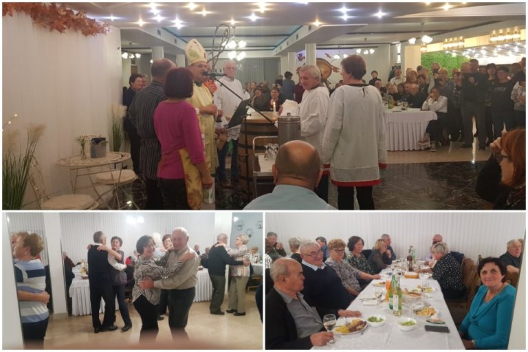 FOTO Umirovljenici krstili mošt i veselo zaplesali