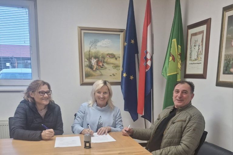 Još dvije obitelji dobile novac za ugradnju kućne fotonaponske elektrane