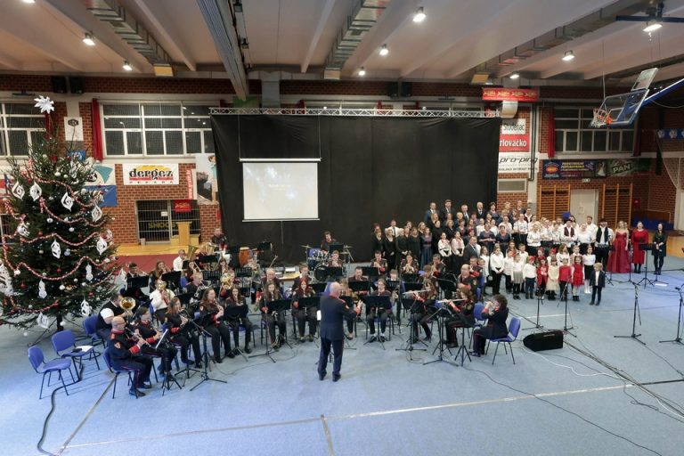 Tradicionalni božićno-novogodišnji koncert danas u Virju
