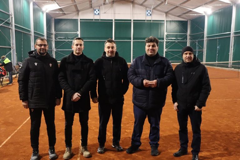 FOTO Otvoren natkriveni teniski teren u Križevcima, gradonačelnik Rajn: Želim da uživate u prvoj zimskoj sezoni