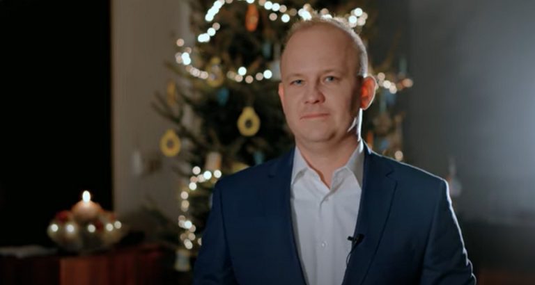 VIDEO Božićna čestitka gradonačelnika Mišela Jakšića: Nađite i u ovom Božiću ono najbolje u sebi za sve ljude ovoga svijeta