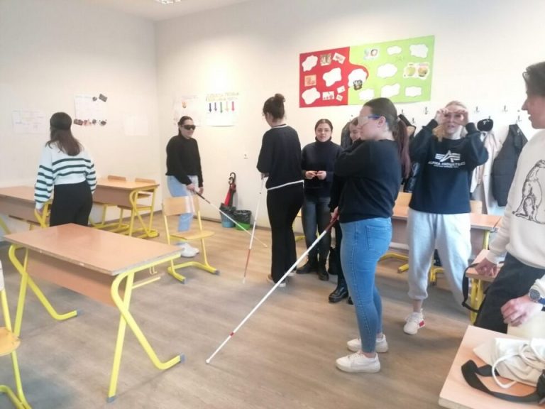 Učenici Srednje škole Koprivnica sudjelovali na radionici ‘Gledajte kroz naše naočale’