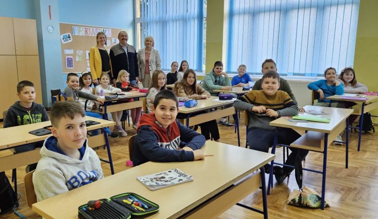 U školama pokrenute radionice mađarskog jezika: ‘Pomoći će djeci u održavanju veza s obiteljima i prijateljima iz susjedne države’