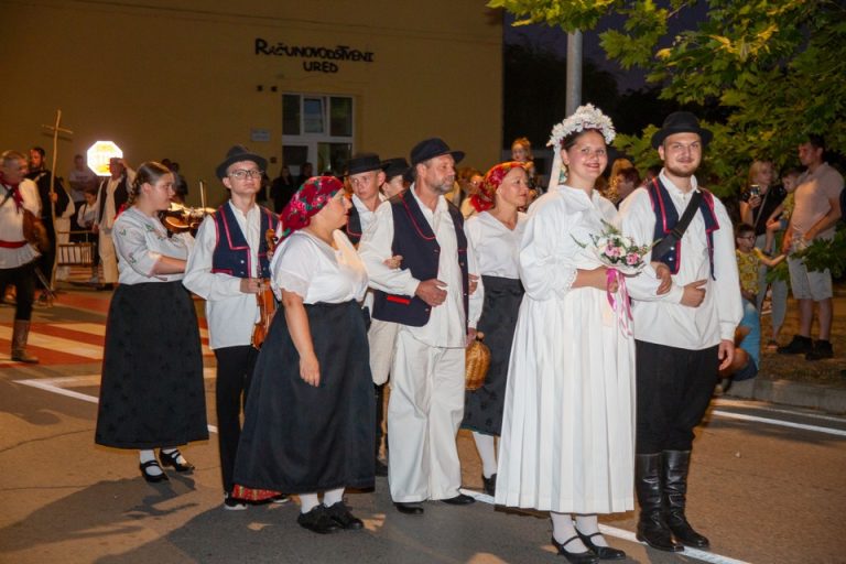 FOTO Svečana povorka okupila brojne sudionike, organizatore i pokrovitelje ‘Legende o Picokima’