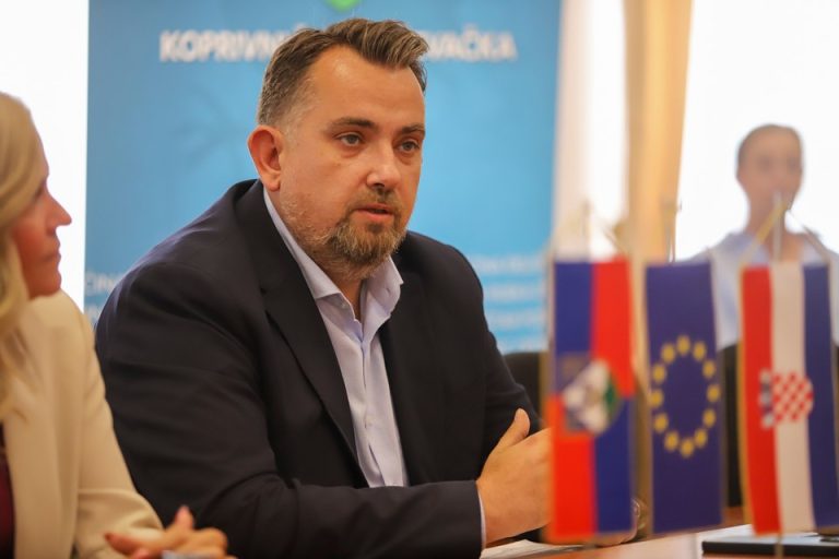 Županija osigurala besplatne bilježnice, župan Golubić: Ovime smo barem malo olakšali na početku školske godine
