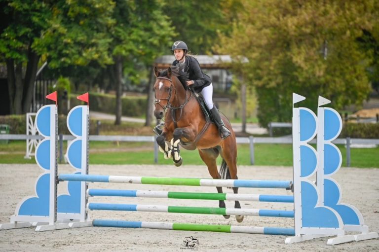 Konjički klub Galop team Koprivnica donio pehare iz Mađarske, slijedi domaći dresurni turnir