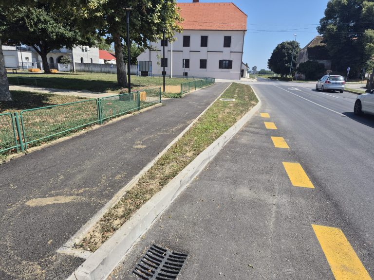 KOPRIVNIČKI IVANEC Općina povukla izdašna sredstva za zacjevljenje cestovnih jaraka i postavljanja velikog cestovnog rubnjaka