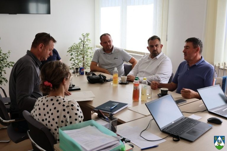 Župan Golubić na sastanku u Rasinji, razgovaralo se o aktualnim ulaganjima, prometnoj infrastrukturi te planovima za daljnji razvoj