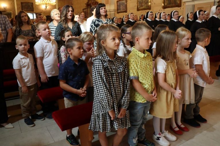 FOTO Samostan Presvetog Srca u Koprivnici proslavio stotu obljetnicu