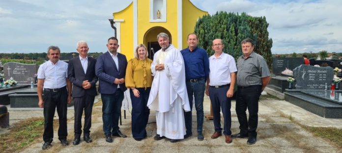 a2ae0efd-c65c-4566-96d5-572d86445dd5_800x800-equal