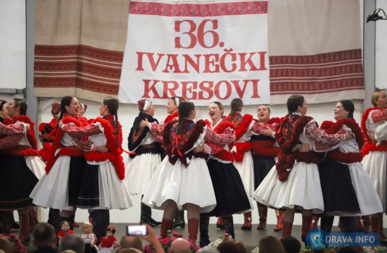 FOTO: PREKRASNO U IVANCU 36. Ivanečki kresovi oduševili posjetitelje bogatim folklornim programom