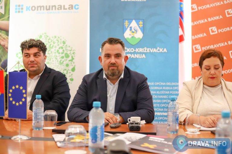 FOTO Županija po prvi puta predstavila projekt besplatnih bilježnica za sve županijske osnovnoškolce
