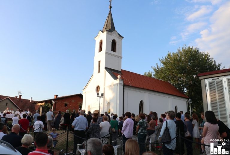 FOTO Obilježena stota obljetnica izgradnje i blagoslov obnovljene kapele sv. Rozalije
