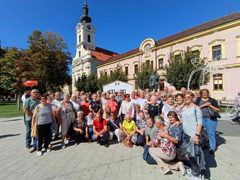 RASINJA Umirovljenici Matice Općine Rasinja doživjeli atmosferu Vinkovačkih jeseni
